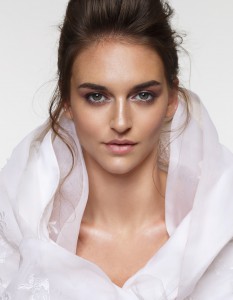 Bridal Editorial
Makeup and Hair: Liz Yu